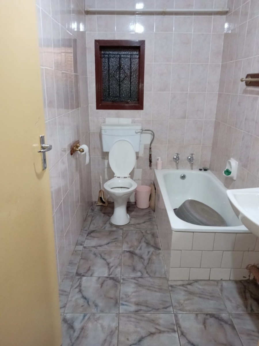 2 Bedroom Property for Sale in Mabopane Unit X North West